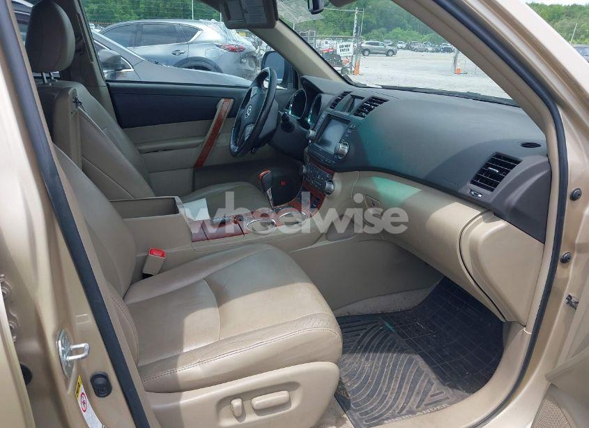 Photo 5 of 2010 Toyota Highlander LIMITED V6 (VIN 5TDDK3EH7AS038559)