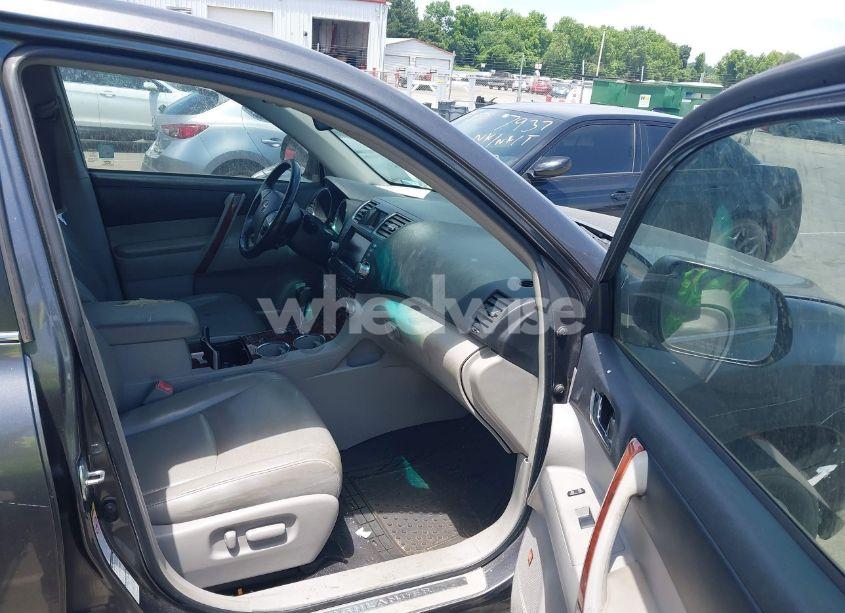 Photo 5 of 2012 Toyota Highlander LIMITED V6 (VIN 5TDDK3EH8CS127964)