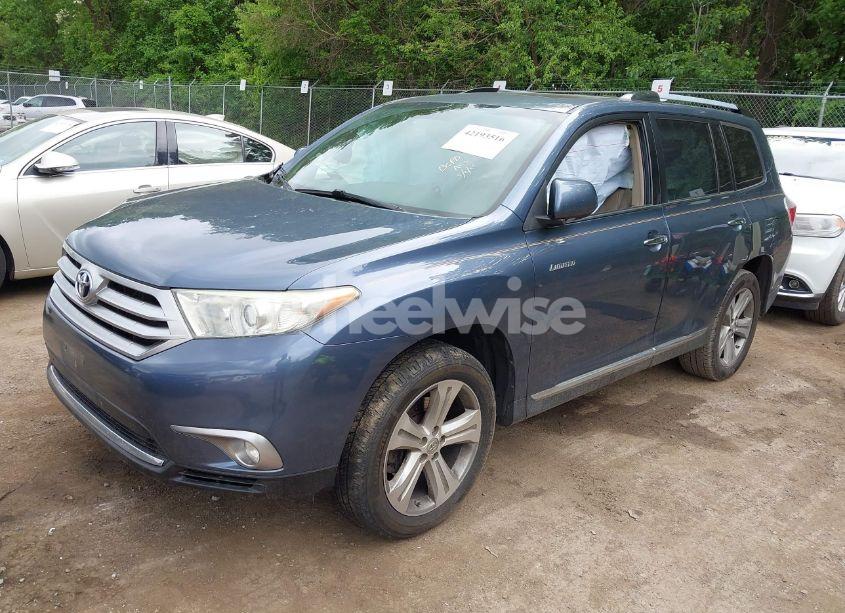 Photo 2 of 2013 Toyota Highlander LIMITED V6 (VIN 5TDDK3EH9DS203161)