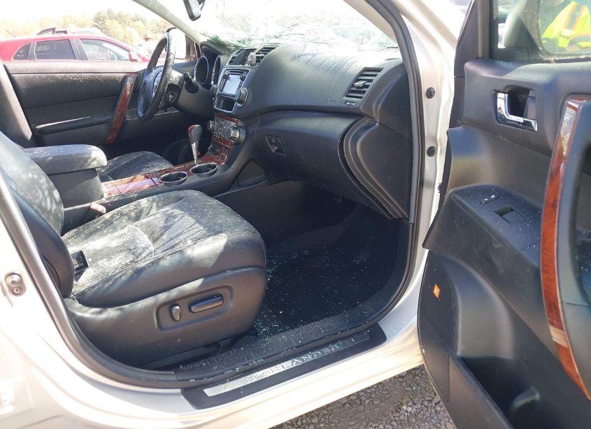Photo 5 of 2013 Toyota Highlander LIMITED V6 (VIN 5TDDK3EH9DS235074)