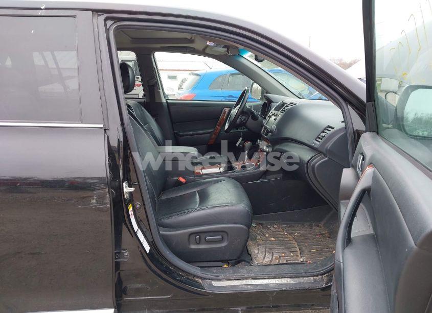 Photo 5 of 2013 Toyota Highlander LIMITED V6 (VIN 5TDDK3EH9DS236175)