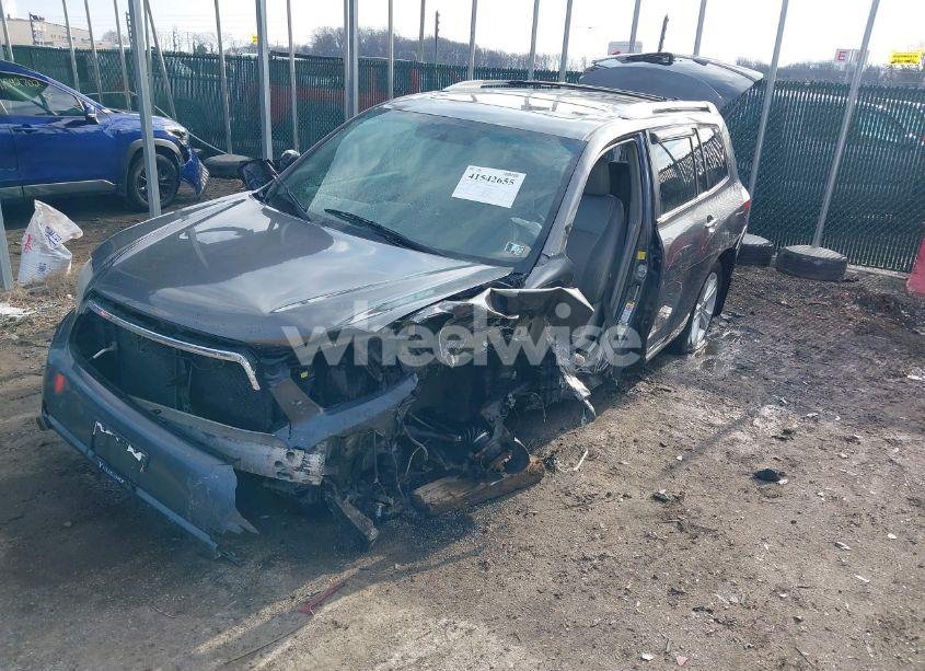 Photo 2 of 2010 Toyota Highlander LIMITED V6 (VIN 5TDDK3EHXAS031184)