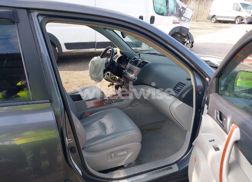 Photo 5 of 2010 Toyota Highlander LIMITED V6 (VIN 5TDDK3EHXAS031184)