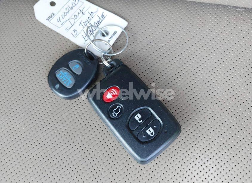 Photo 11 of 2013 Toyota Highlander LIMITED V6 (VIN 5TDDK3EHXDS208675)