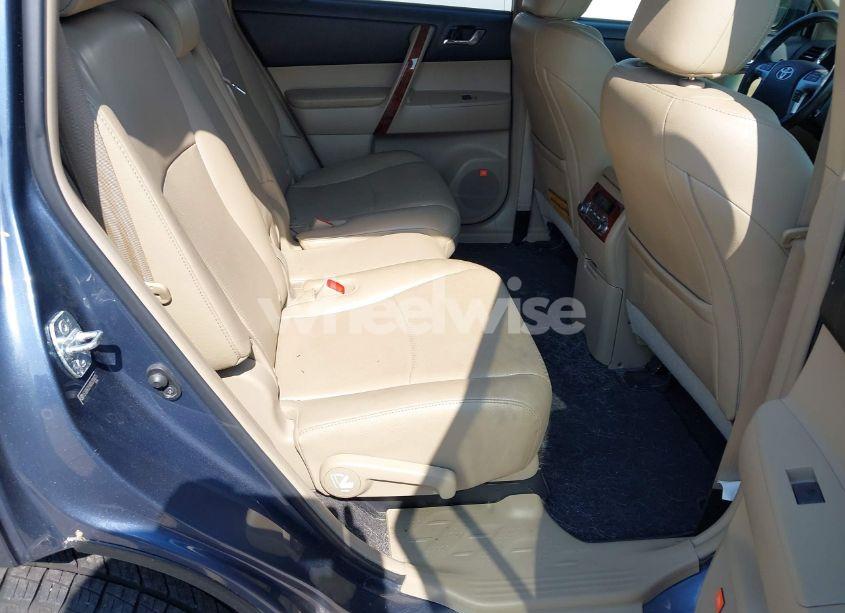 Photo 8 of 2013 Toyota Highlander LIMITED V6 (VIN 5TDDK3EHXDS208675)