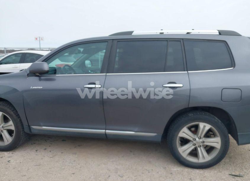 Photo 14 of 2013 Toyota Highlander LIMITED V6 (VIN 5TDDK3EHXDS261988)