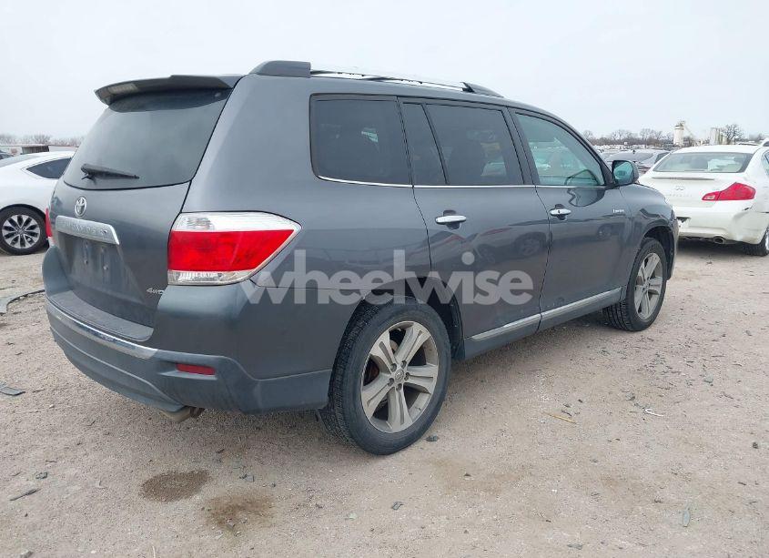 Photo 4 of 2013 Toyota Highlander LIMITED V6 (VIN 5TDDK3EHXDS261988)