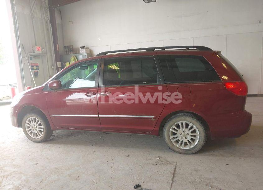 Photo 14 of 2010 Toyota Sienna LIMITED (VIN 5TDDK4CC0AS030946)