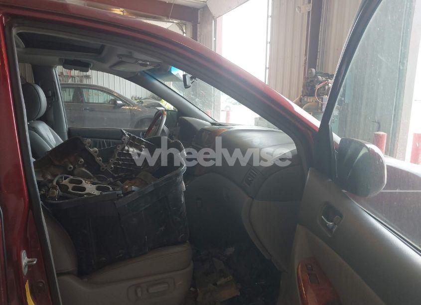 Photo 5 of 2010 Toyota Sienna LIMITED (VIN 5TDDK4CC0AS030946)