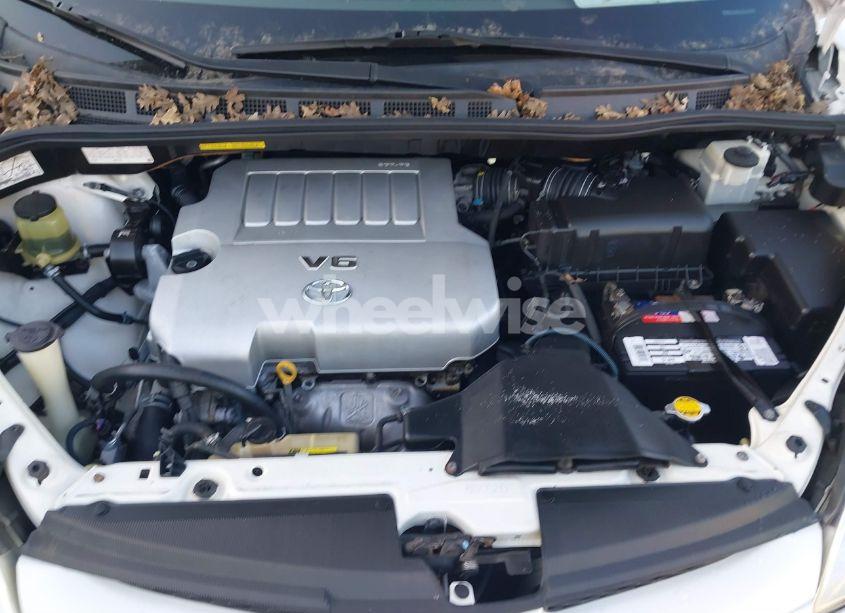 Photo 10 of 2010 Toyota Sienna XLE/XLE LIMITED (VIN 5TDDK4CC3AS032755)