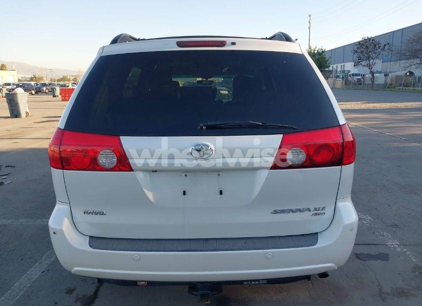 Photo 16 of 2010 Toyota Sienna XLE/XLE LIMITED (VIN 5TDDK4CC3AS032755)