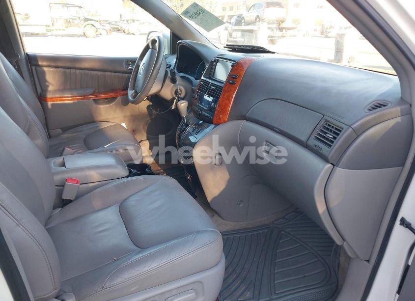 Photo 5 of 2010 Toyota Sienna XLE/XLE LIMITED (VIN 5TDDK4CC3AS032755)