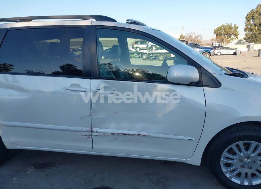 Photo 6 of 2010 Toyota Sienna XLE/XLE LIMITED (VIN 5TDDK4CC3AS032755)