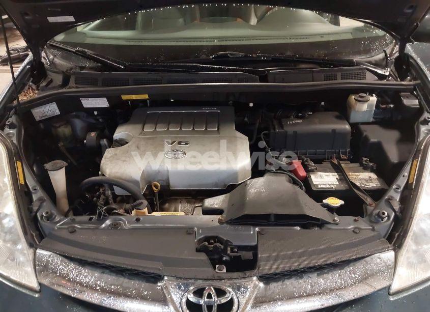 Photo 10 of 2010 Toyota Sienna LIMITED (VIN 5TDDK4CC3AS033095)