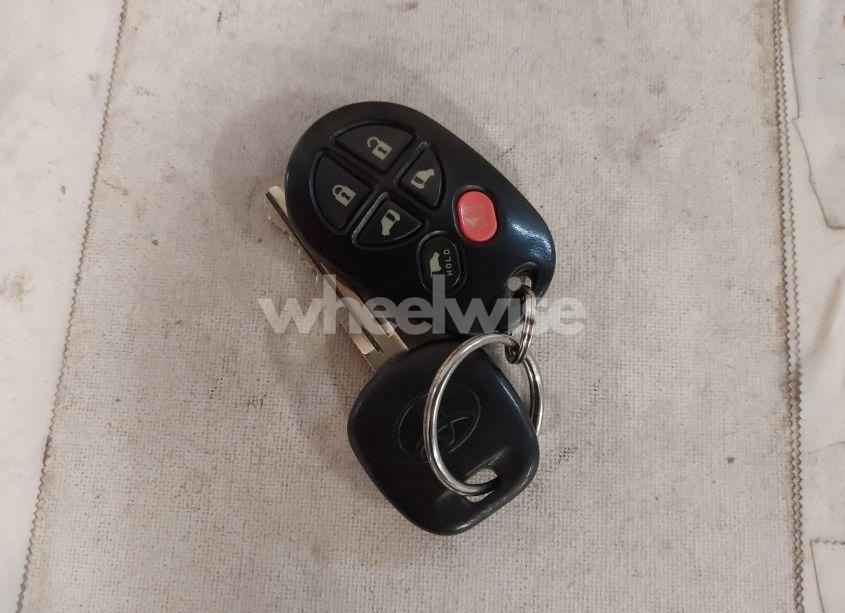 Photo 11 of 2010 Toyota Sienna LIMITED (VIN 5TDDK4CC3AS033095)