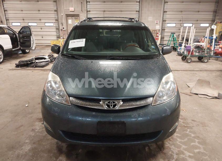 Photo 12 of 2010 Toyota Sienna LIMITED (VIN 5TDDK4CC3AS033095)