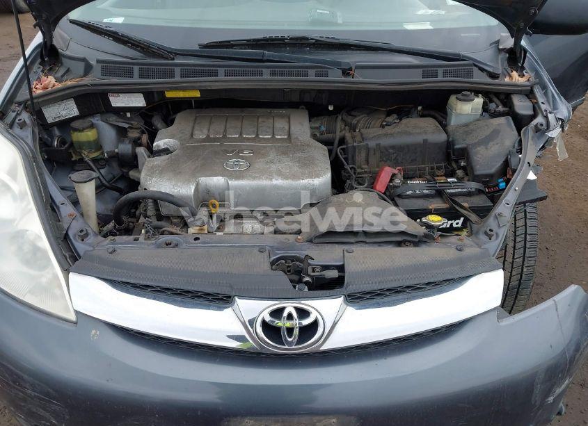 Photo 10 of 2010 Toyota Sienna LIMITED (VIN 5TDDK4CC4AS033039)