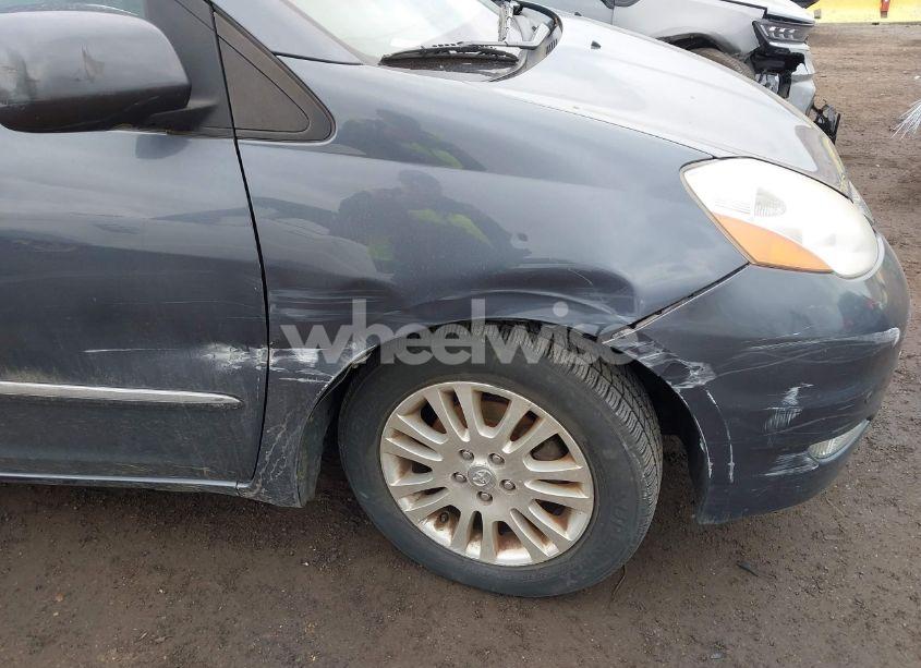 Photo 18 of 2010 Toyota Sienna LIMITED (VIN 5TDDK4CC4AS033039)