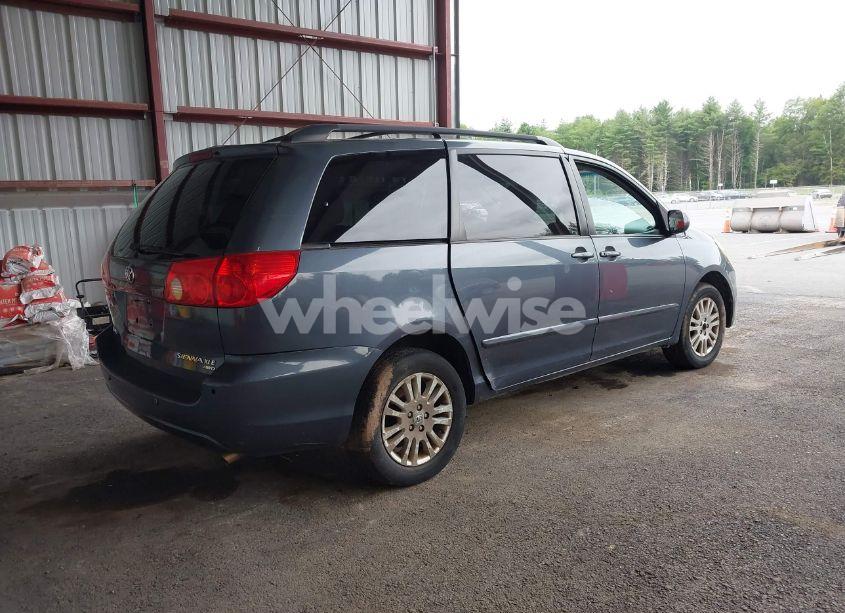Photo 4 of 2010 Toyota Sienna XLE (VIN 5TDDK4CC5AS030134)