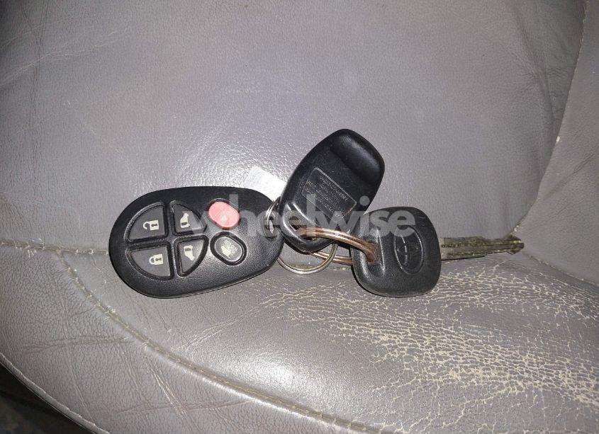 Photo 11 of 2010 Toyota Sienna XLE (VIN 5TDDK4CC5AS032384)