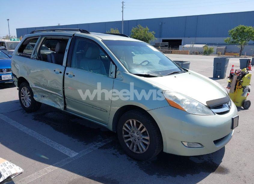 2010 Toyota Sienna LIMITED (VIN 5TDDK4CC6AS028764) main photo