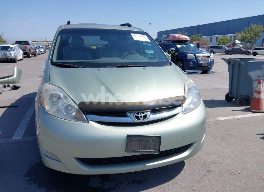 Photo 13 of 2010 Toyota Sienna LIMITED (VIN 5TDDK4CC6AS028764)