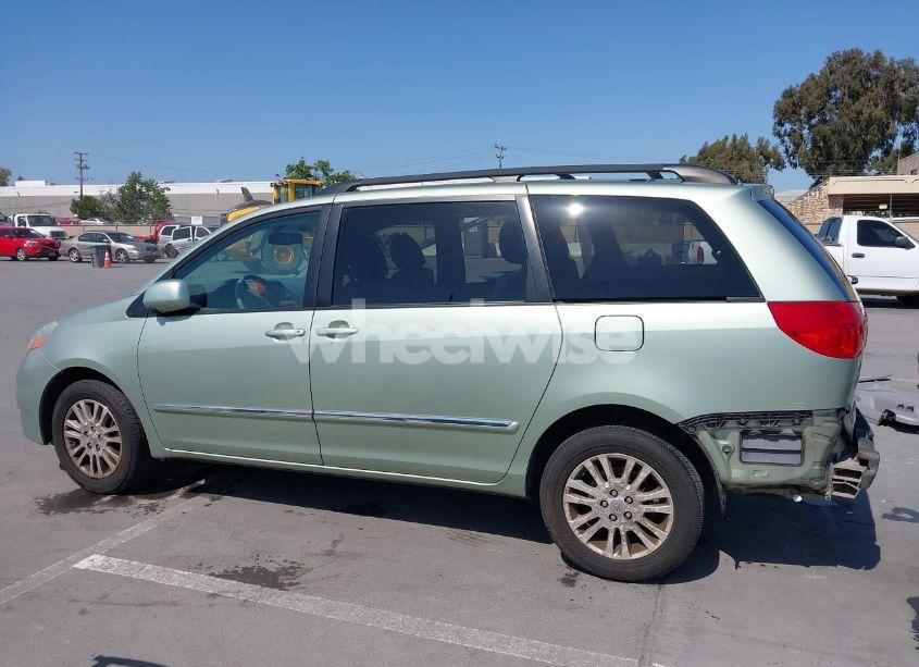 Photo 15 of 2010 Toyota Sienna LIMITED (VIN 5TDDK4CC6AS028764)