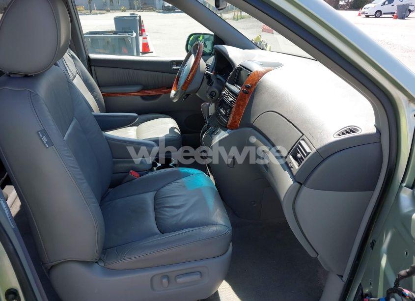 Photo 5 of 2010 Toyota Sienna LIMITED (VIN 5TDDK4CC6AS028764)