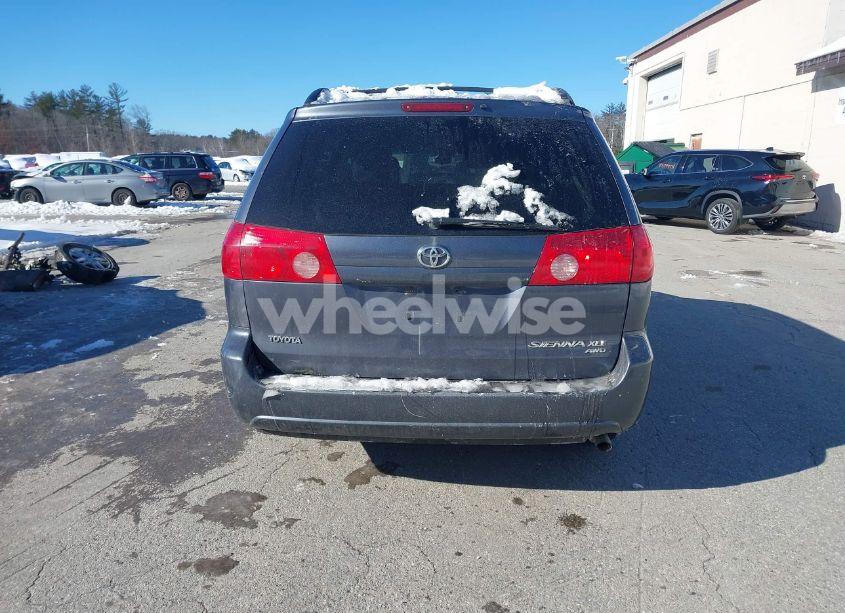 Photo 16 of 2010 Toyota Sienna XLE (VIN 5TDDK4CC9AS028449)