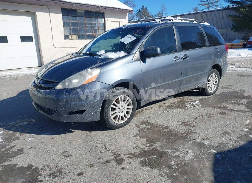 Photo 2 of 2010 Toyota Sienna XLE (VIN 5TDDK4CC9AS028449)