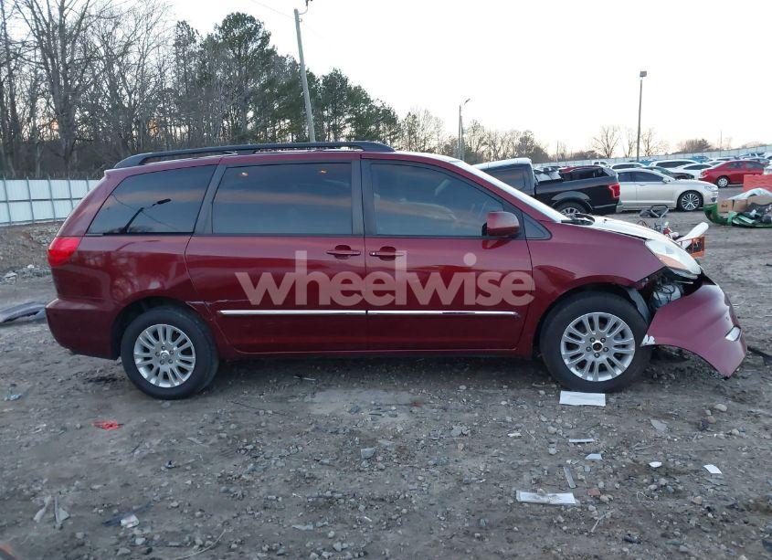 Photo 13 of 2010 Toyota Sienna LIMITED (VIN 5TDDK4CC9AS028743)