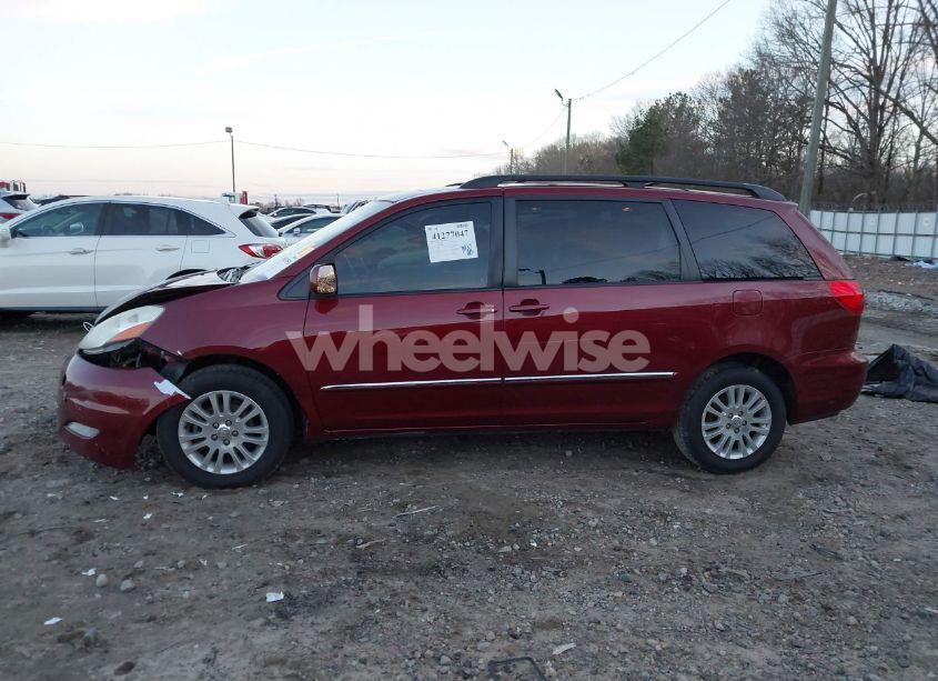 Photo 14 of 2010 Toyota Sienna LIMITED (VIN 5TDDK4CC9AS028743)