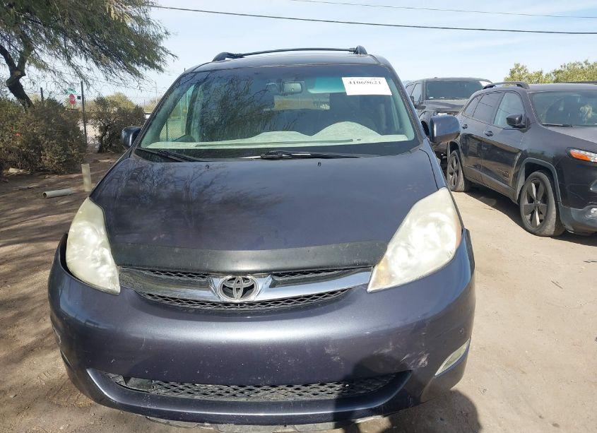 Photo 12 of 2010 Toyota Sienna LIMITED (VIN 5TDDK4CC9AS031335)