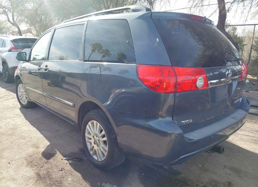 Photo 3 of 2010 Toyota Sienna LIMITED (VIN 5TDDK4CC9AS031335)
