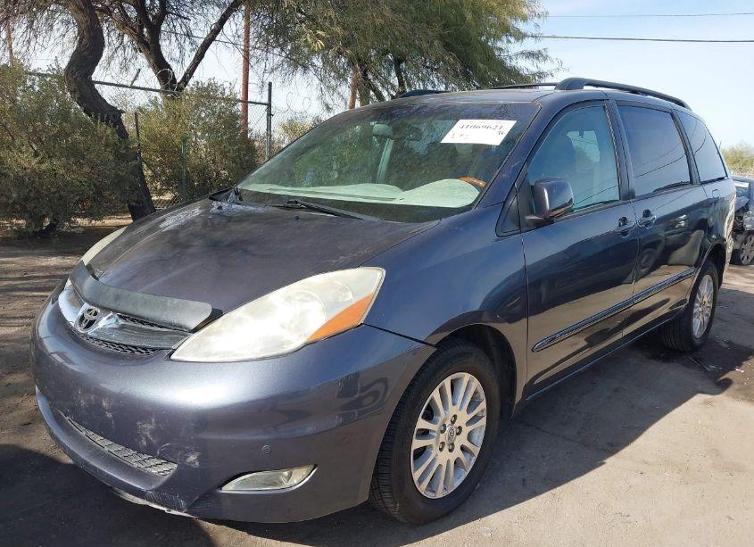 Photo 6 of 2010 Toyota Sienna LIMITED (VIN 5TDDK4CC9AS031335)