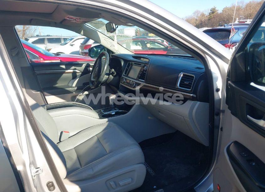 Photo 5 of 2014 Toyota Highlander LIMITED PLATINUM V6 (VIN 5TDDKRFH0ES029516)