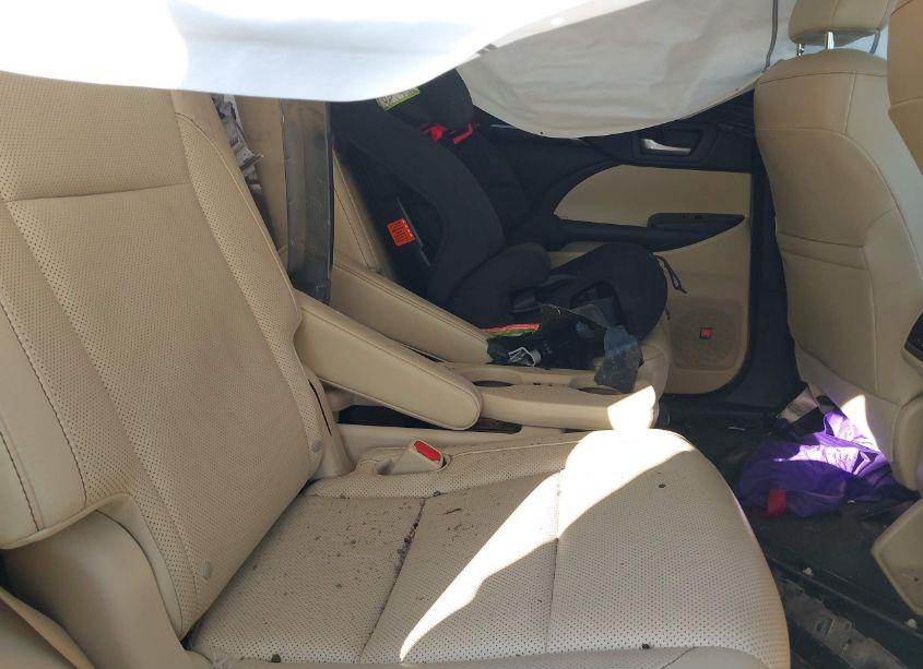 Photo 8 of 2014 Toyota Highlander LIMITED V6 (VIN 5TDDKRFH0ES066646)