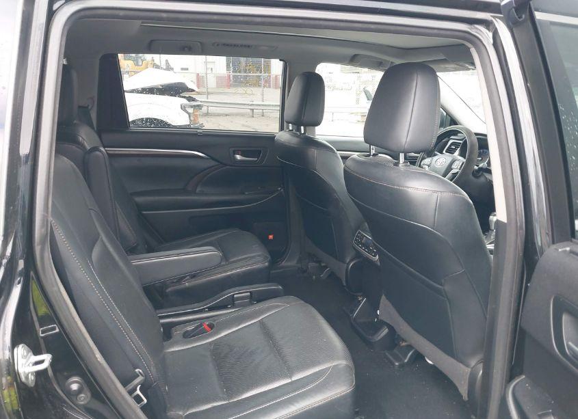 Photo 8 of 2015 Toyota Highlander LIMITED PLATINUM V6 (VIN 5TDDKRFH0FS166764)