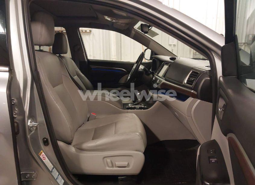 Photo 5 of 2015 Toyota Highlander LIMITED V6 (VIN 5TDDKRFH0FS180356)