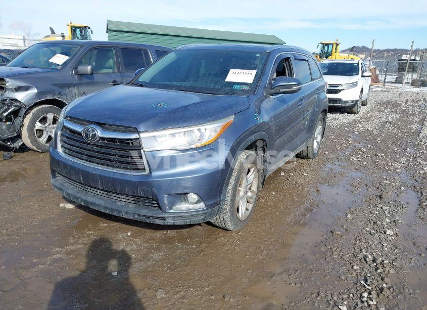 Photo 2 of 2015 Toyota Highlander LIMITED PLATINUM V6 (VIN 5TDDKRFH1FS141582)