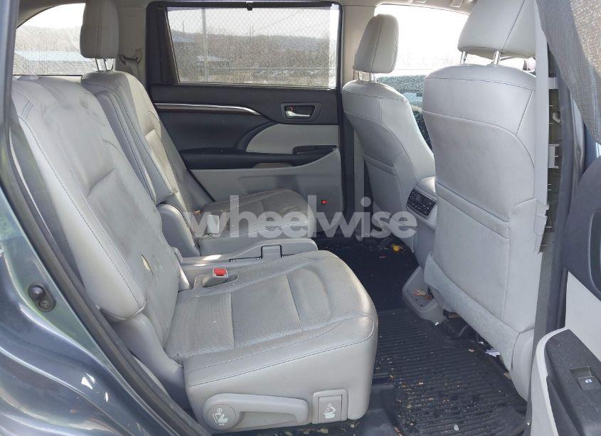 Photo 8 of 2015 Toyota Highlander LIMITED PLATINUM V6 (VIN 5TDDKRFH1FS141582)