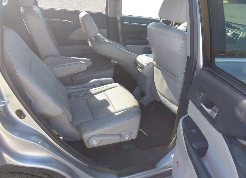 Photo 8 of 2015 Toyota Highlander LIMITED V6 (VIN 5TDDKRFH1FS214224)