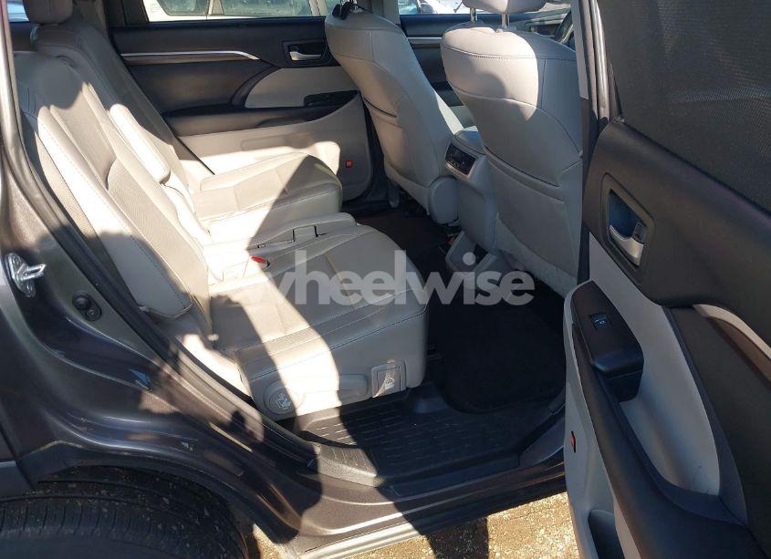 Photo 8 of 2016 Toyota Highlander LIMITED V6 (VIN 5TDDKRFH1GS250755)