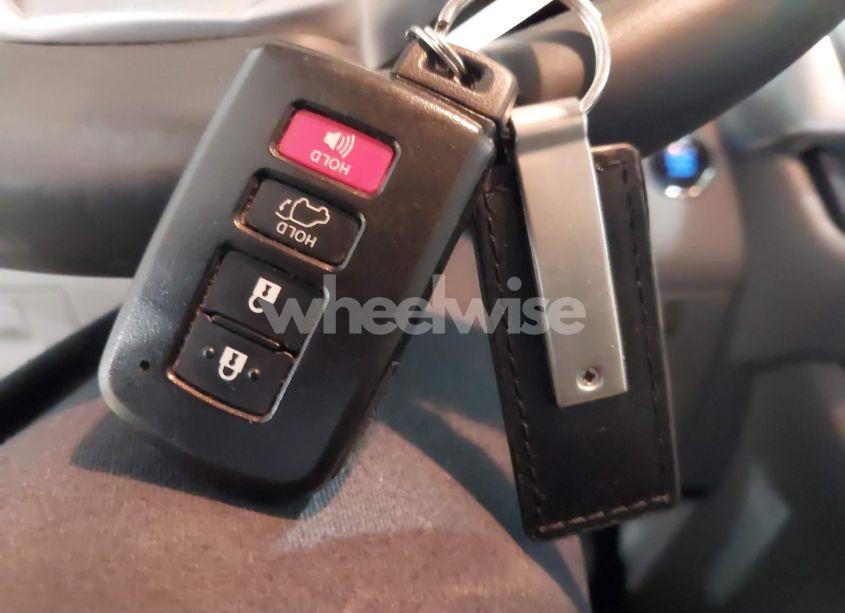 Photo 11 of 2016 Toyota Highlander LIMITED V6 (VIN 5TDDKRFH1GS332436)