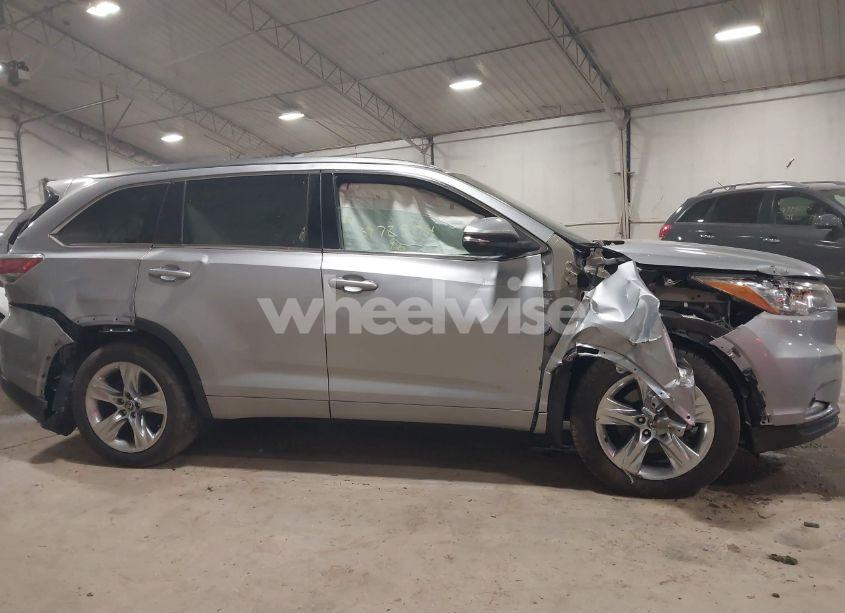 Photo 13 of 2016 Toyota Highlander LIMITED V6 (VIN 5TDDKRFH1GS332436)