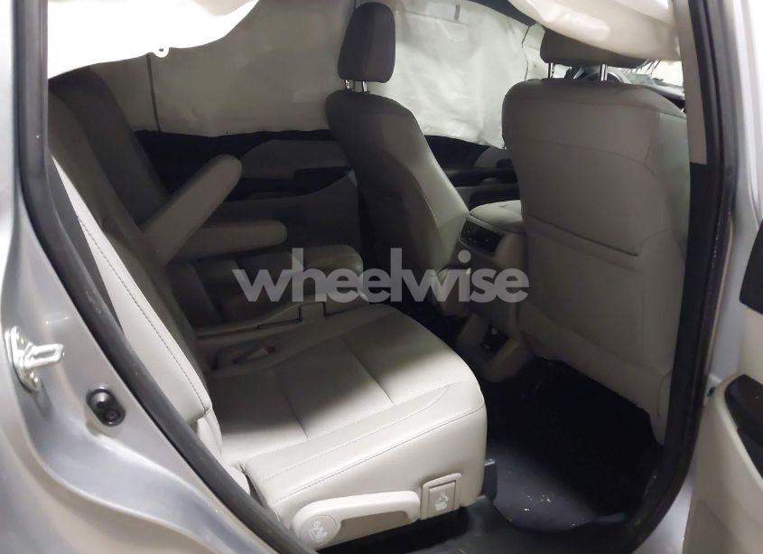 Photo 8 of 2016 Toyota Highlander LIMITED V6 (VIN 5TDDKRFH1GS332436)