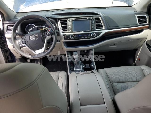Photo 10 of 2015 TOYOTA HIGHLANDER LIMITED (VIN 5TDDKRFH2FS118148)