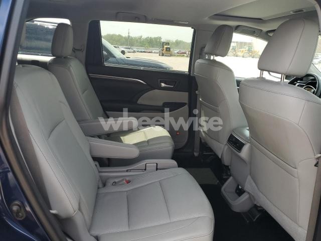 Photo 8 of 2015 TOYOTA HIGHLANDER LIMITED (VIN 5TDDKRFH2FS118148)