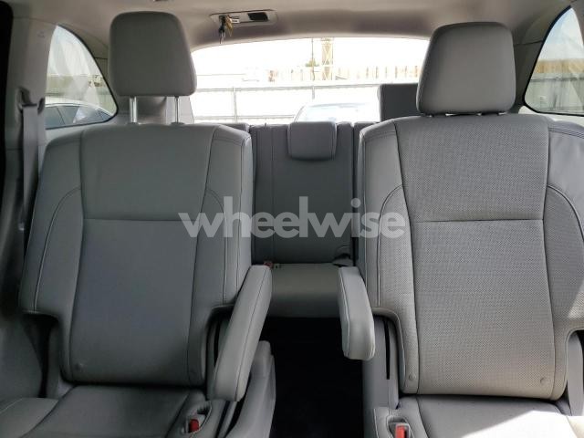 Photo 9 of 2015 TOYOTA HIGHLANDER LIMITED (VIN 5TDDKRFH2FS118148)