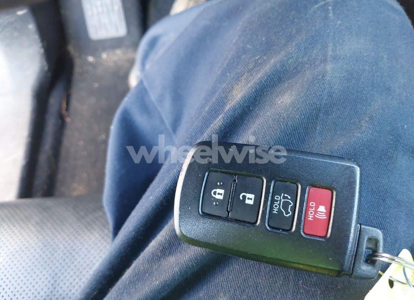 Photo 11 of 2016 Toyota Highlander LIMITED V6 (VIN 5TDDKRFH2GS246780)